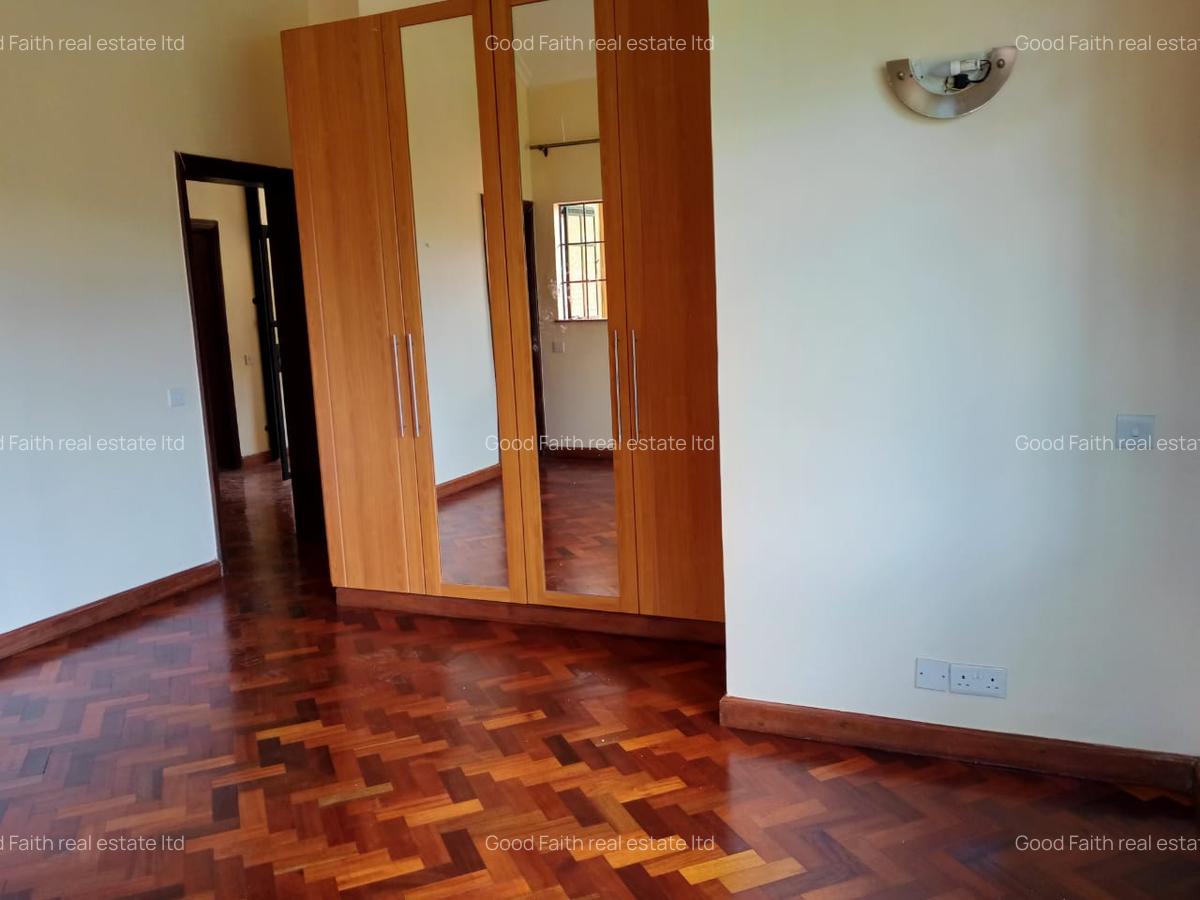 5 Bed Villa with En Suite in Runda - 11