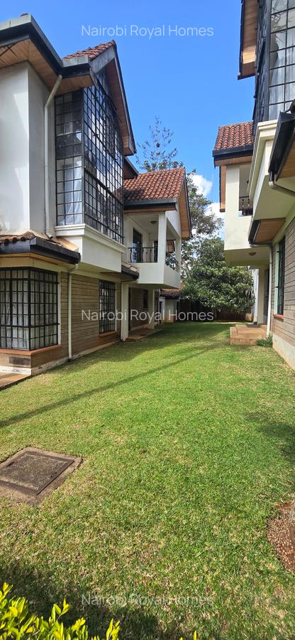 5 Bed Townhouse with En Suite at Lavington Green - 3
