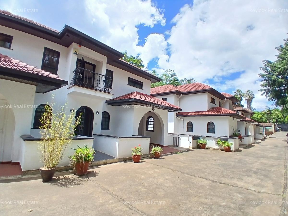4 Bed Townhouse with En Suite at Riverside Drive - 2