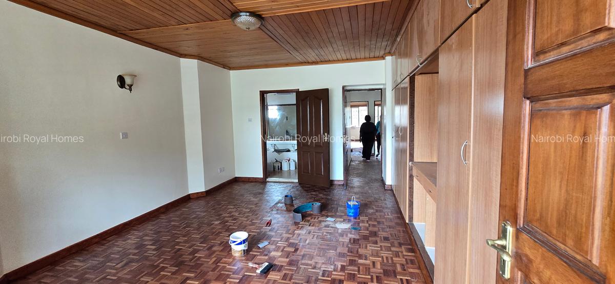 5 Bed Townhouse with En Suite at Lavington Green - 20
