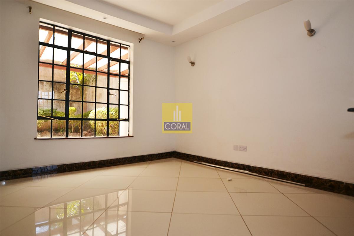 5 Bed Townhouse in Kitisuru - 14