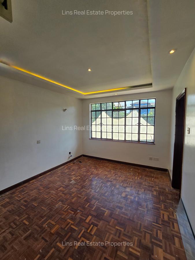 4 Bed Townhouse with En Suite in Lavington - 8