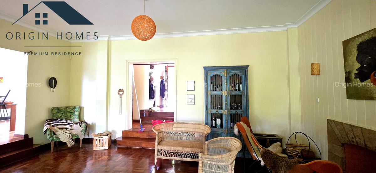 6 Bed House with En Suite at Lavington - 5