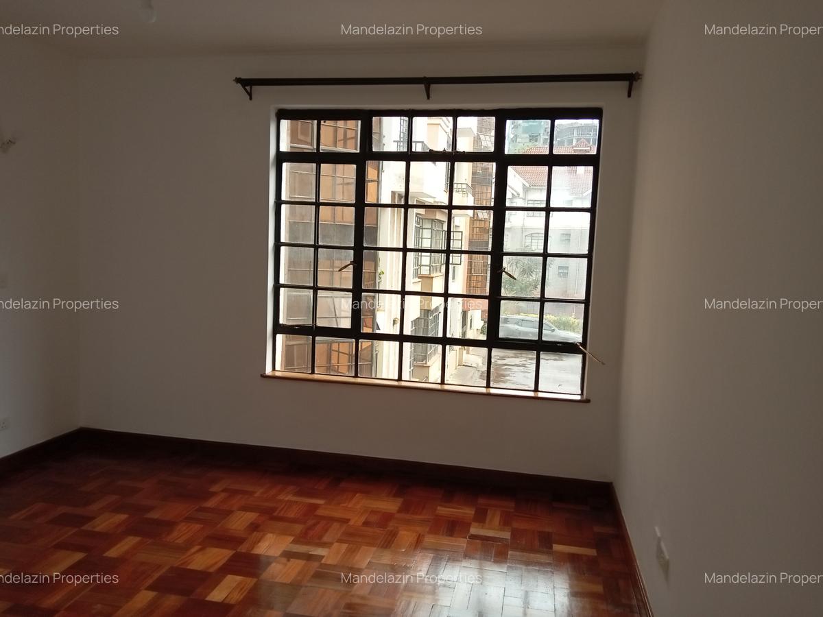 2 Bed Apartment with En Suite at Riverside Drive - 17