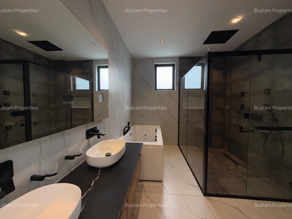 5 Bed Apartment with En Suite in Spring Valley - 6
