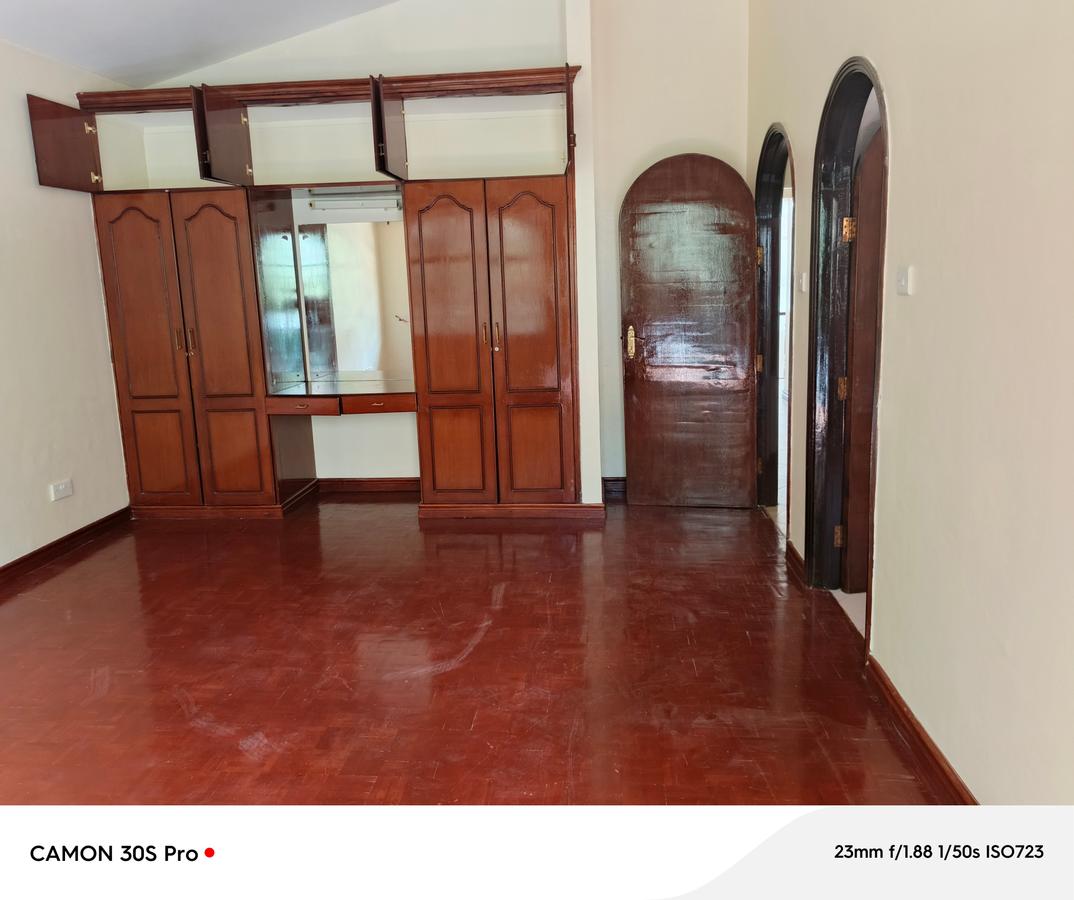 5 Bed House with En Suite at Riverside - 16 5 Bed House with En Suite at Riverside - 16