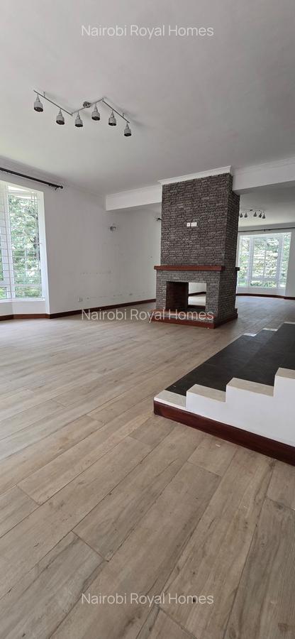 5 Bed House with En Suite at Rosslyn Lone Tree - 17