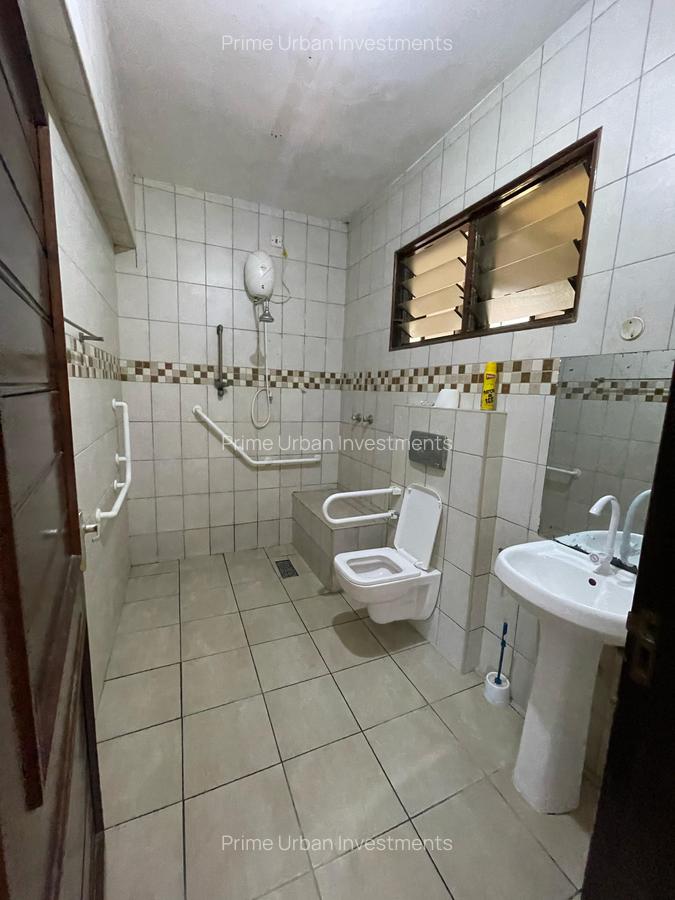 7 Bed Villa with En Suite in Mtwapa - 18