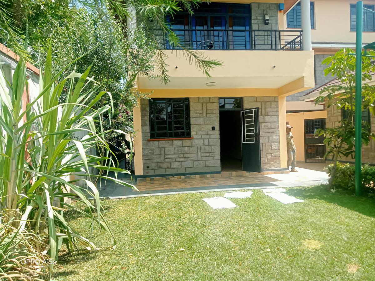 1 bed house with en suite in runda