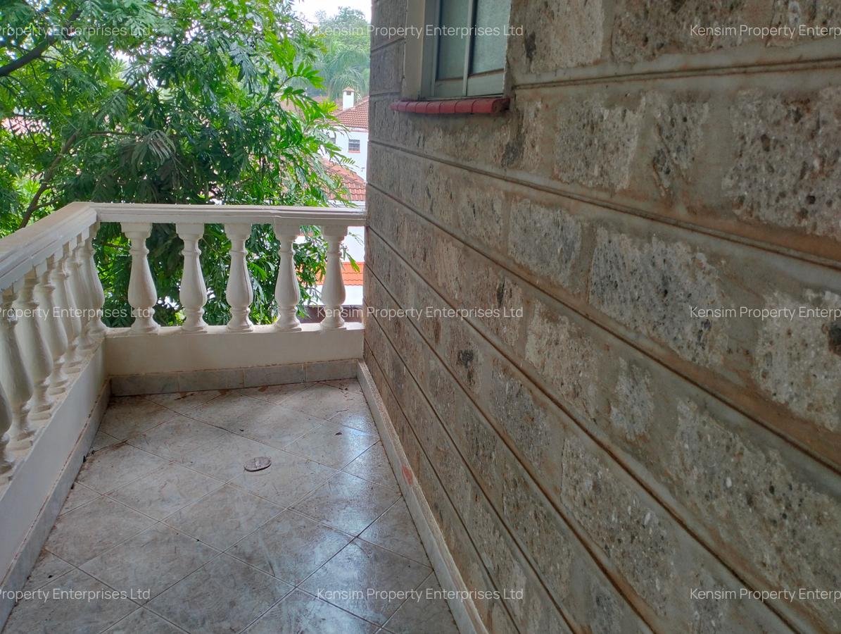 5 Bed Townhouse with En Suite in Lavington - 17