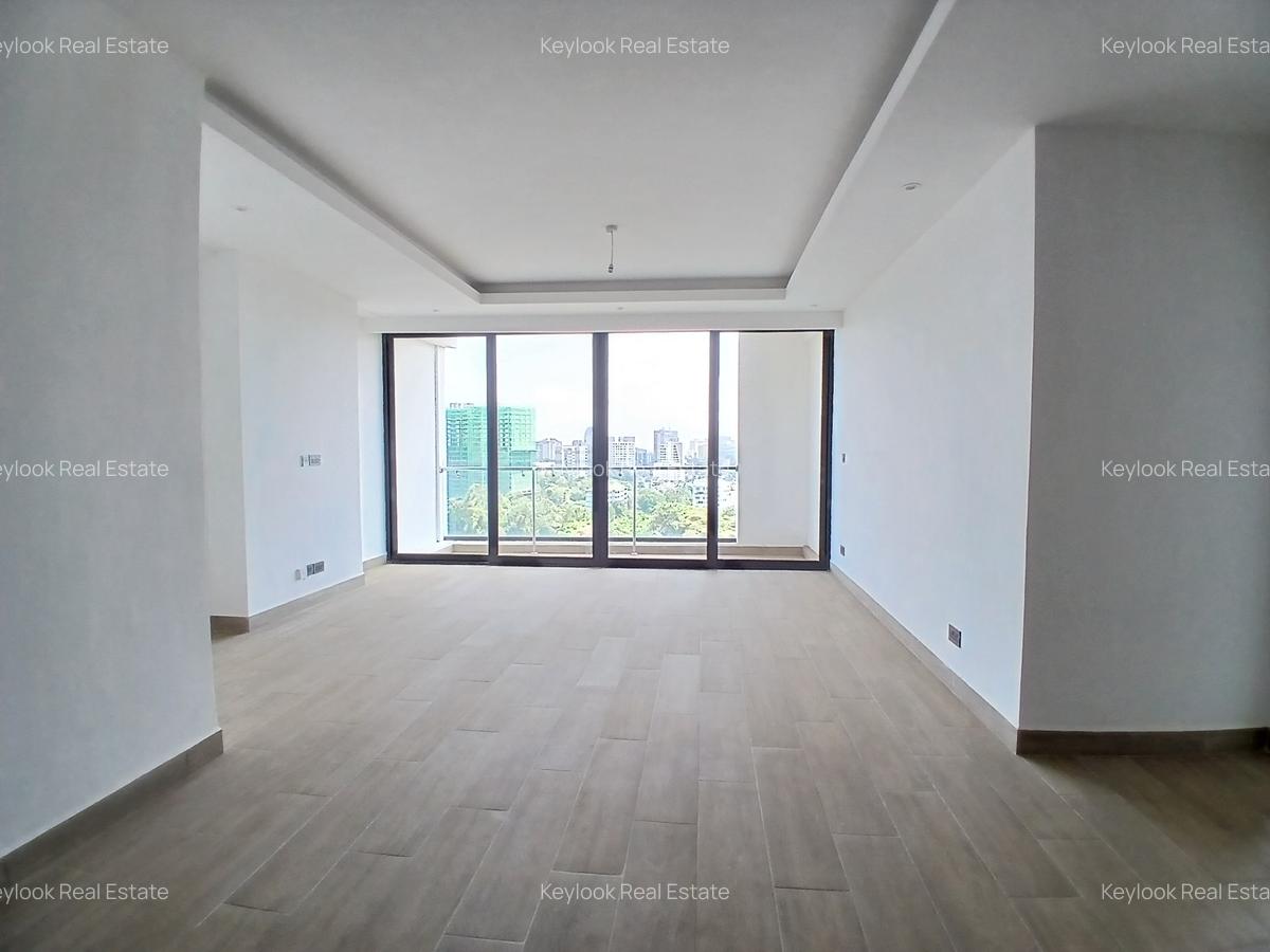 3 Bed Apartment with En Suite at Riverside Drive - 5