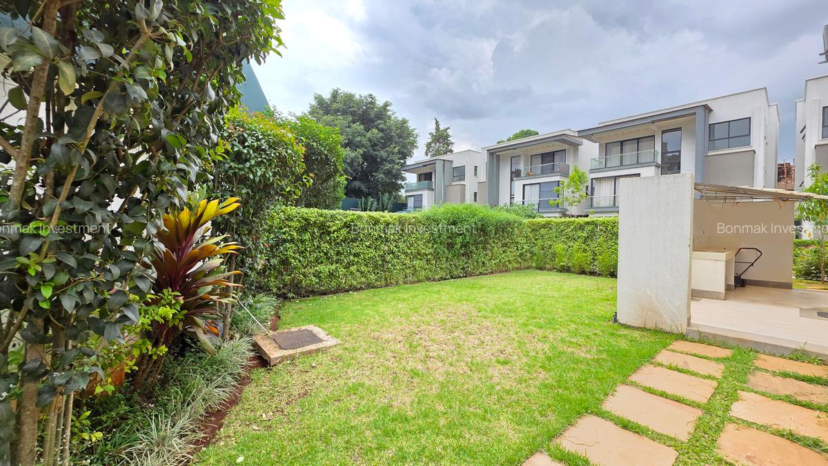 4 Bed Townhouse with En Suite at Lavington Green - 4
