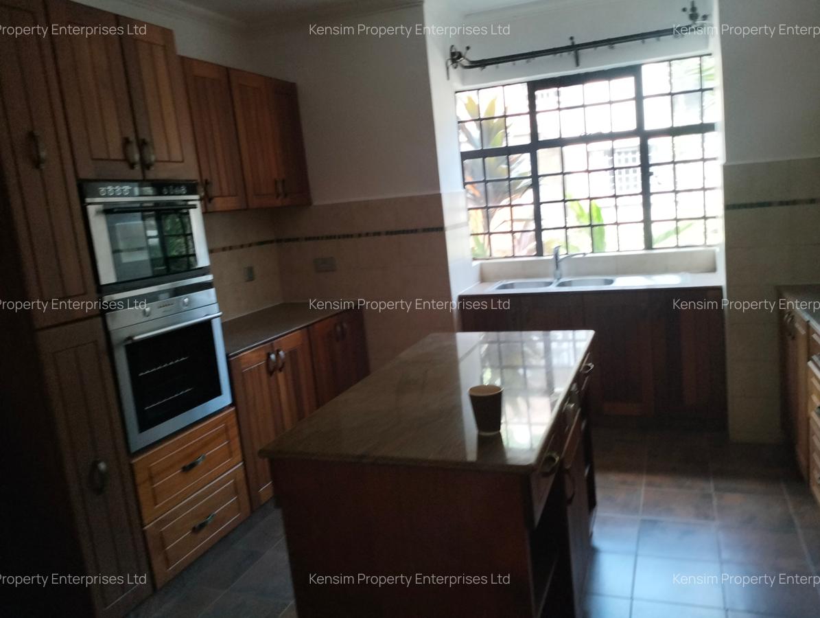 4 Bed Townhouse with En Suite in Spring Valley - 2
