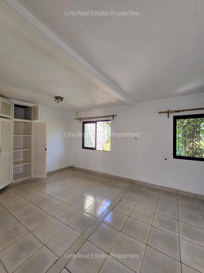 3 Bed House with En Suite in Loresho - 8
