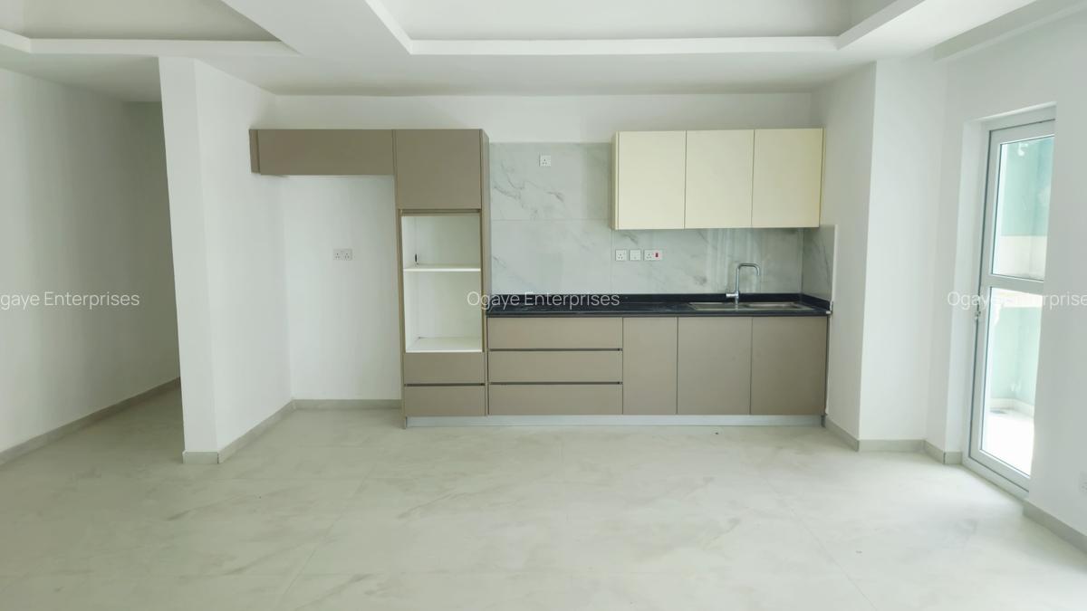 2 Bed Apartment with En Suite at Off Links Road - 4