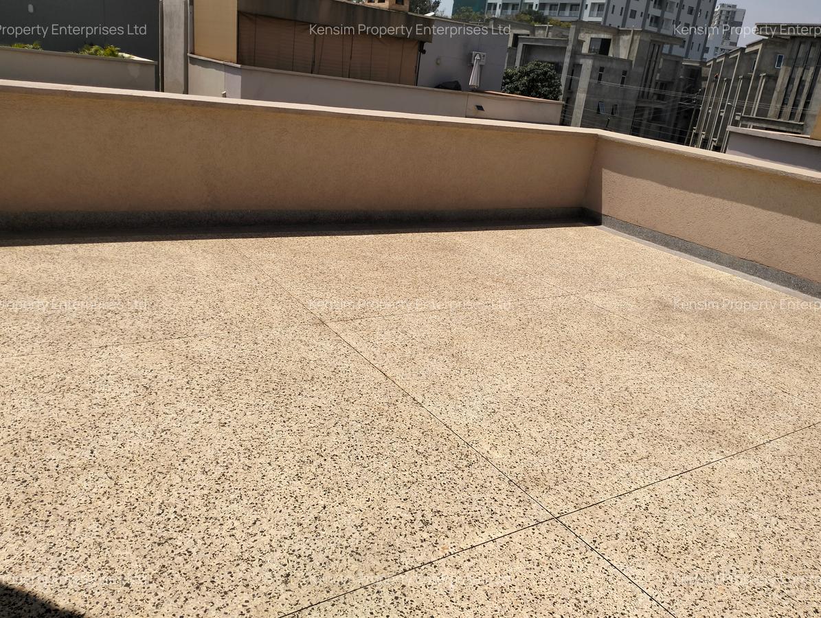4 Bed Townhouse with En Suite in Lavington - 2