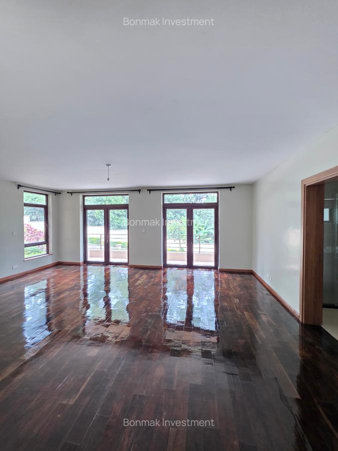 5 Bed Townhouse with En Suite at Lavington Green - 3