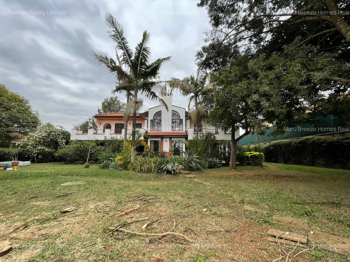 5 Bed House with En Suite in Runda - 11