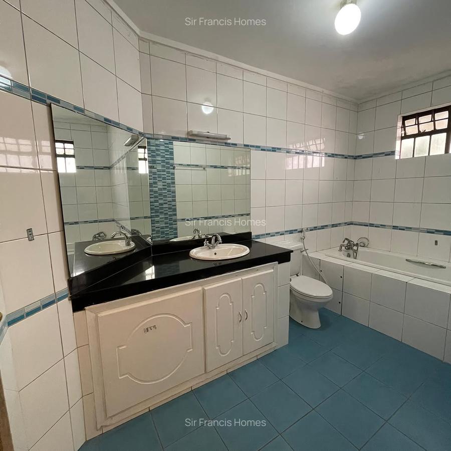 Serviced 3 Bed Apartment with En Suite in Westlands Area - 4