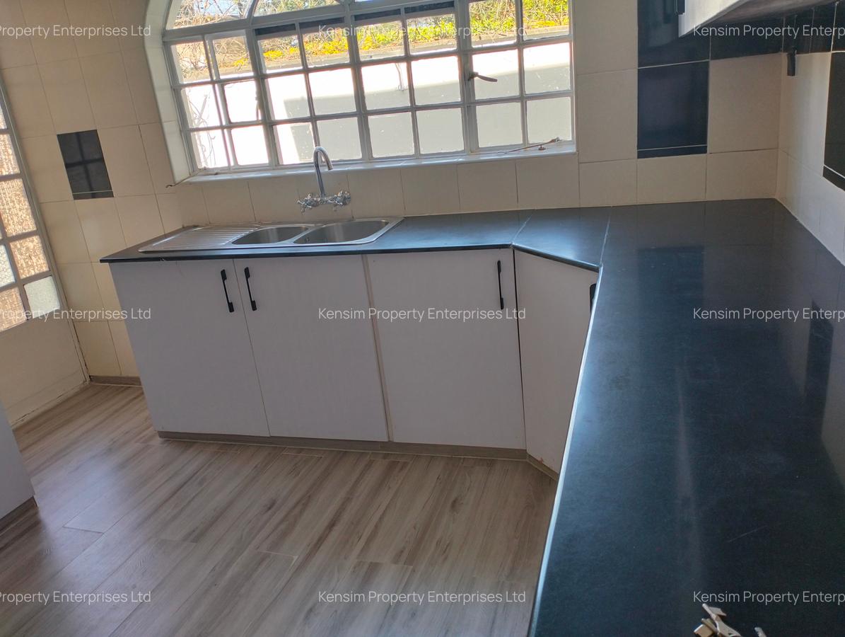 4 Bed Townhouse with En Suite in Lavington - 7