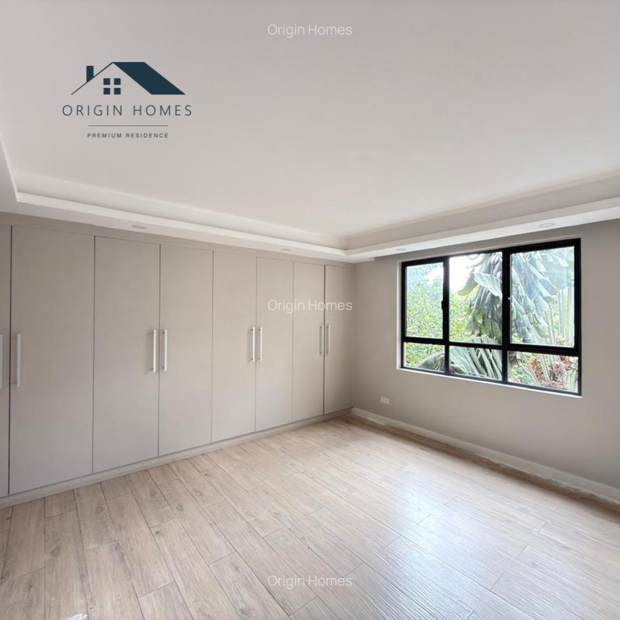 3 Bed Apartment with En Suite at Lavington - 13