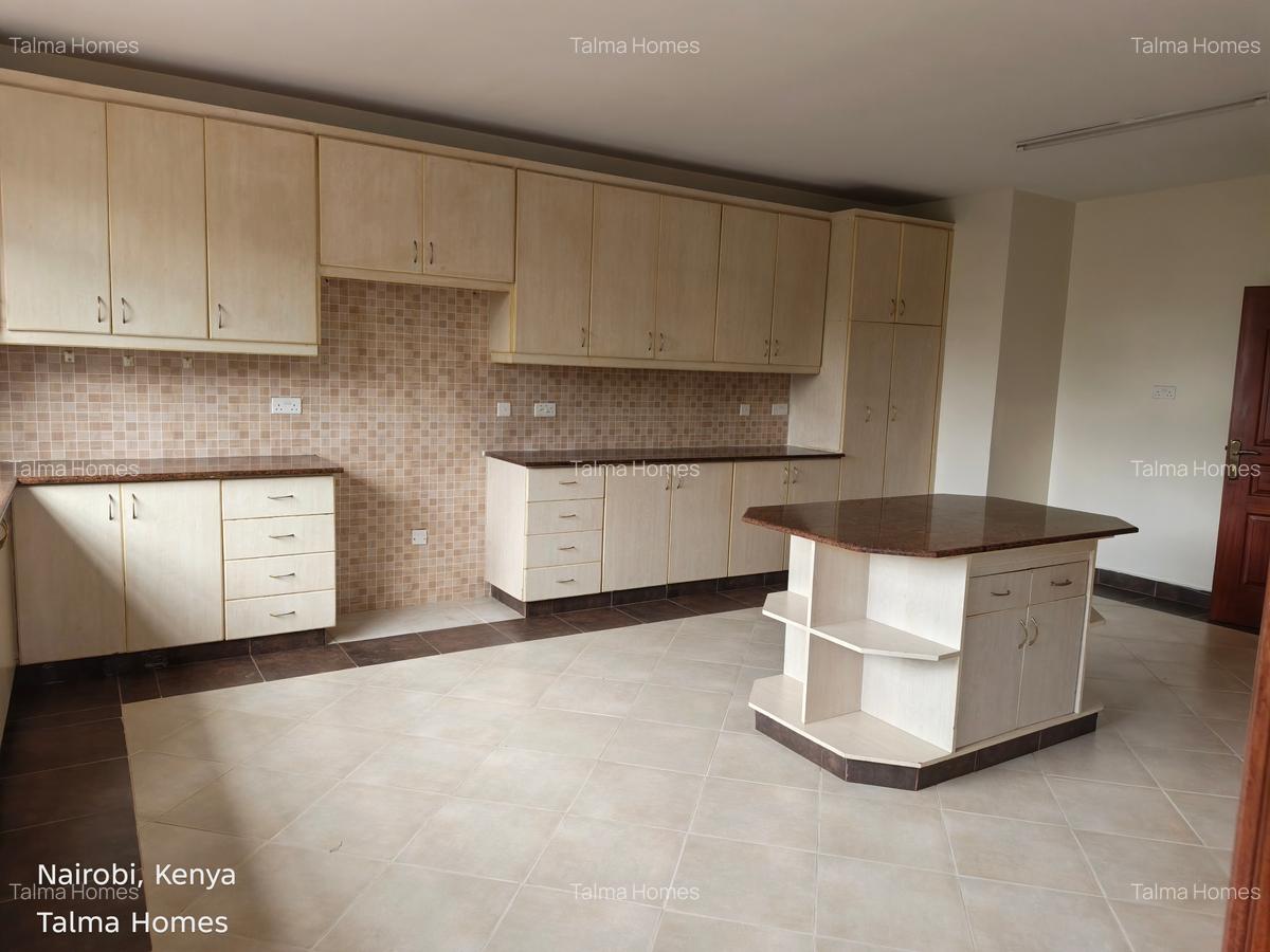 3 Bed Apartment with En Suite in Westlands Area - 11