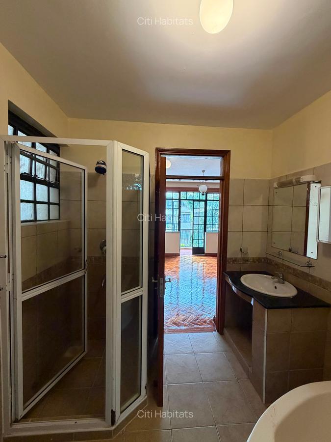 3 Bed Apartment with En Suite in Lavington - 15