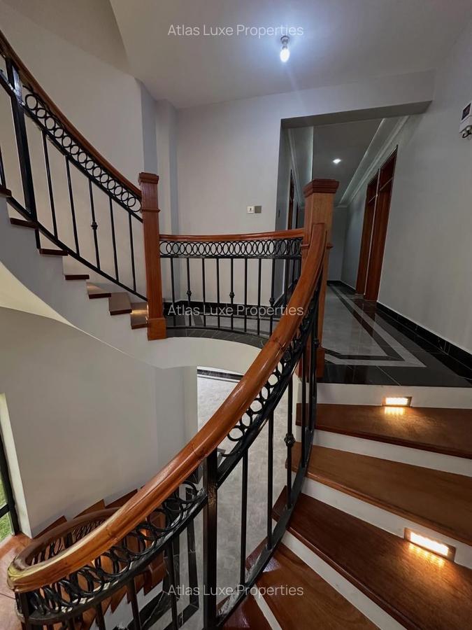 6 Bed Townhouse with En Suite in Runda - 13