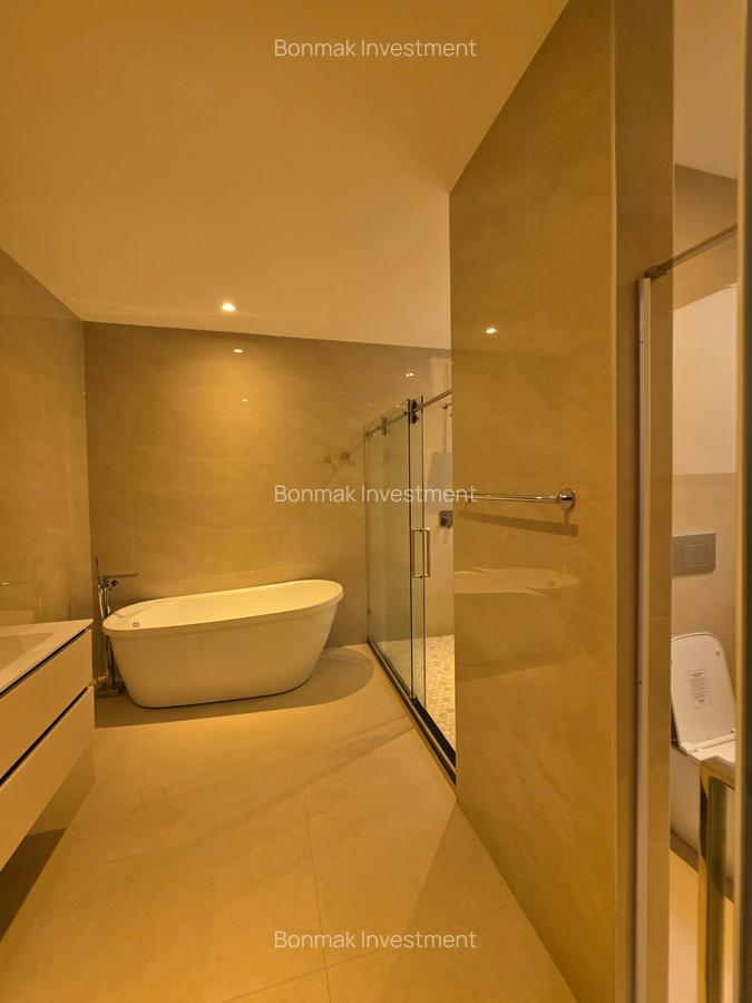 5 Bed Townhouse with En Suite at Lavington Green - 16