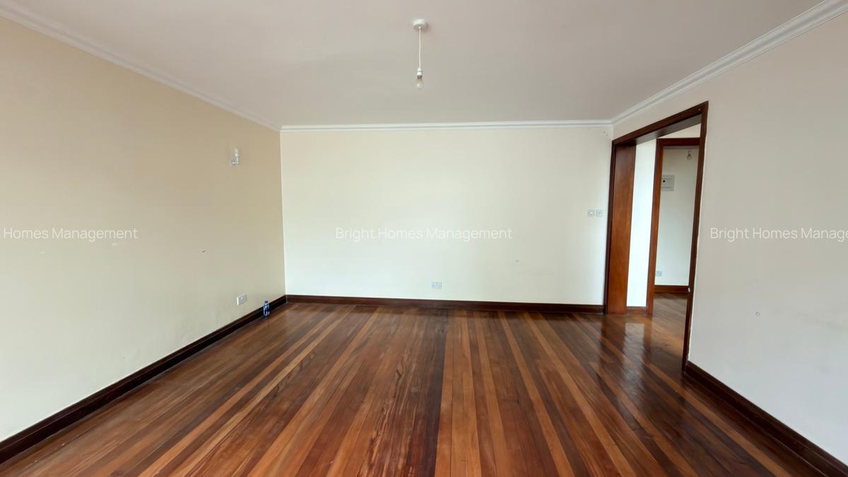 5 Bed Townhouse with En Suite in Lavington - 10