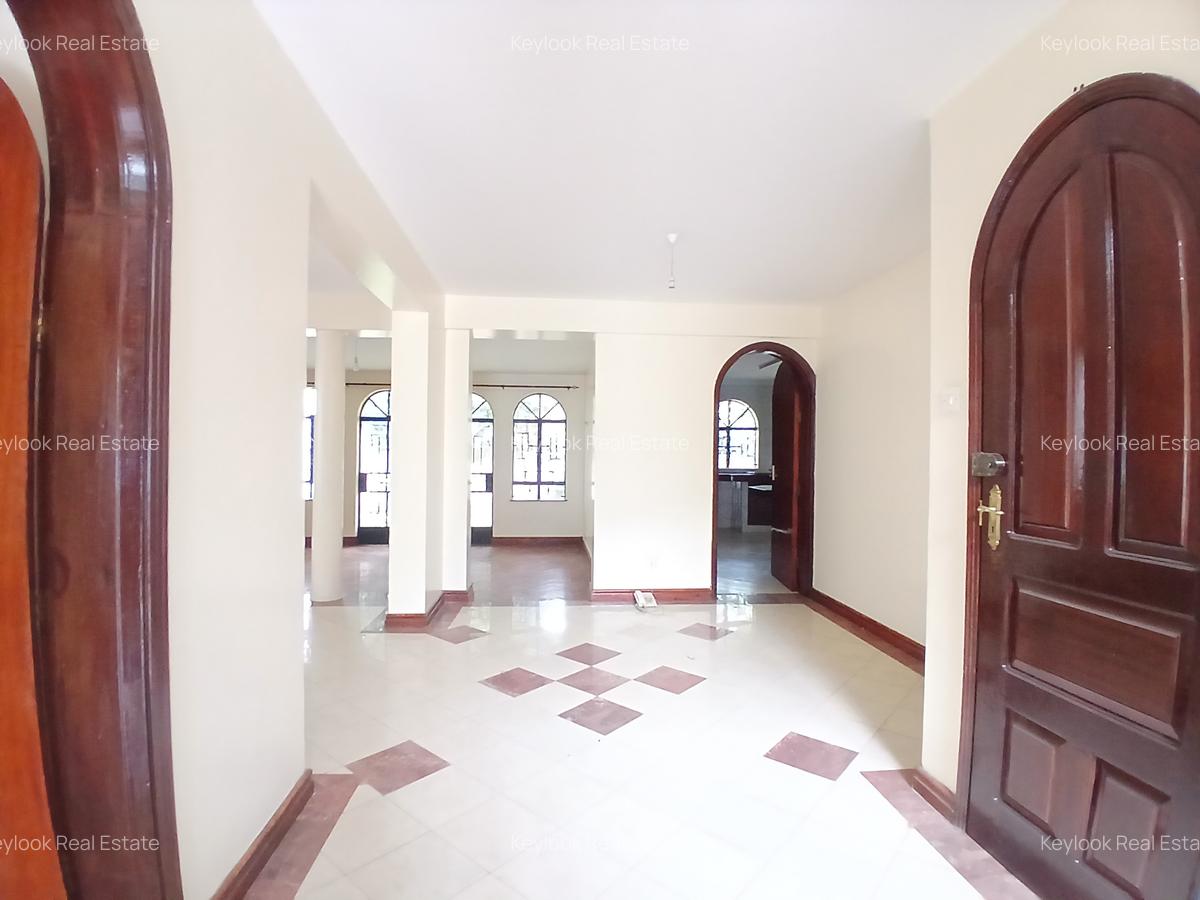 5 Bed Townhouse with En Suite at Riverside Garden - 17