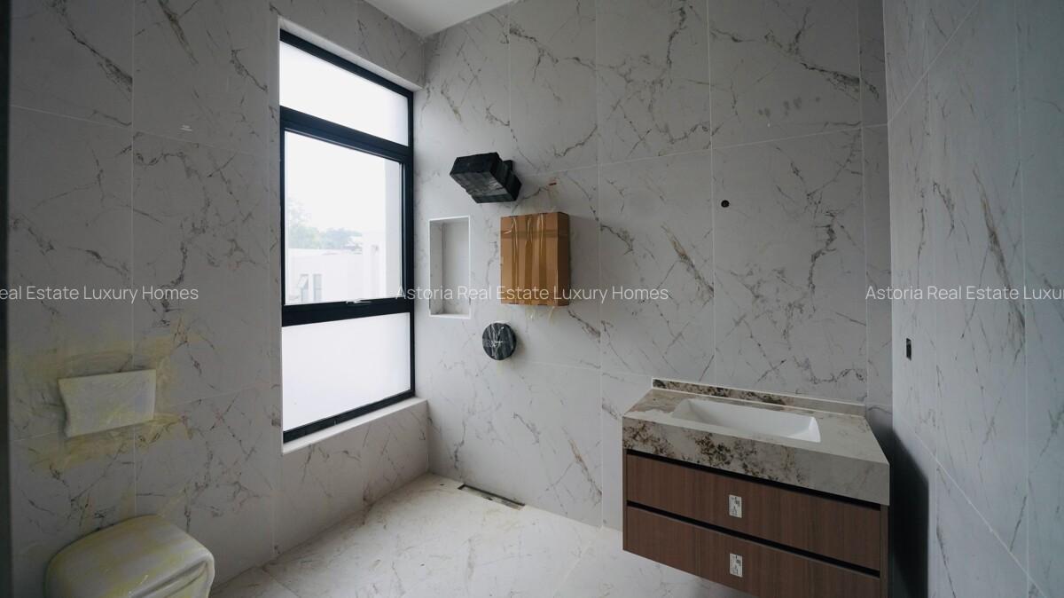 5 Bed Villa with En Suite at 2026-187 5 Bed - 16