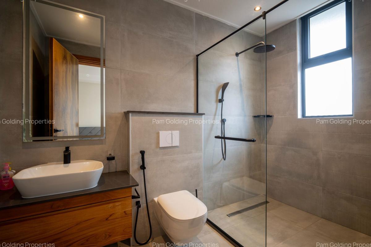 3 Bed Apartment with En Suite at Peponi Rd - 6