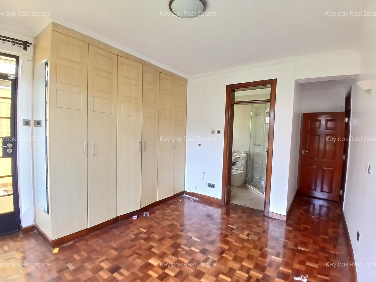 5 Bed Townhouse with En Suite in Lavington - 10