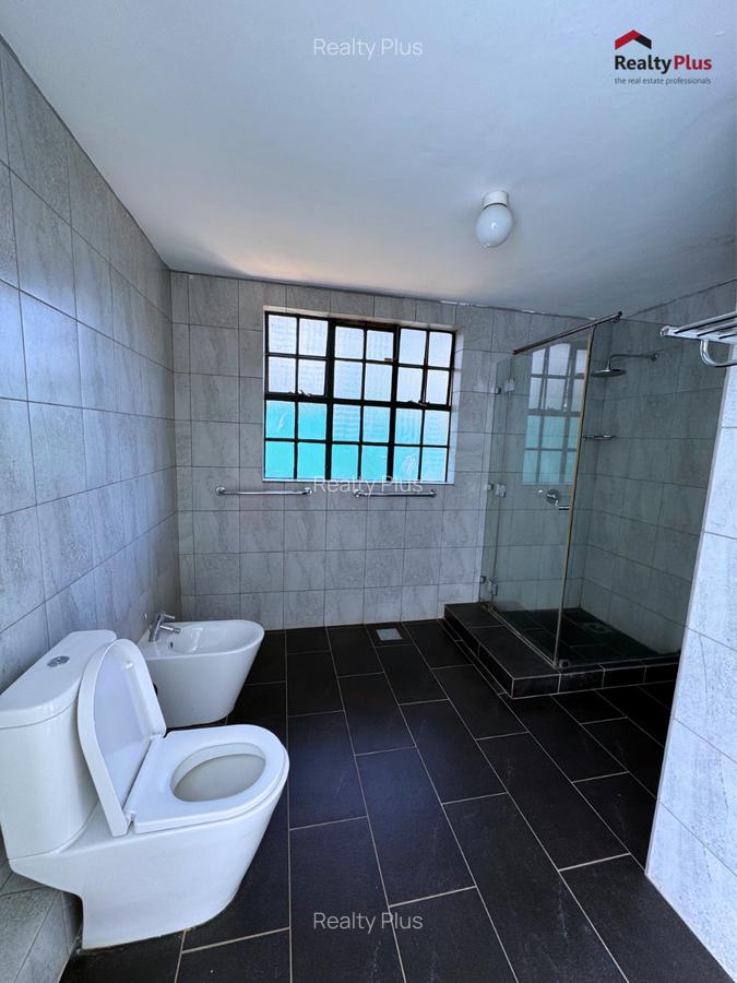 4 Bed Villa with En Suite in Runda - 15