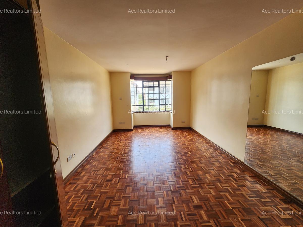 3 Bed Apartment with En Suite at Valley Arcade - 18