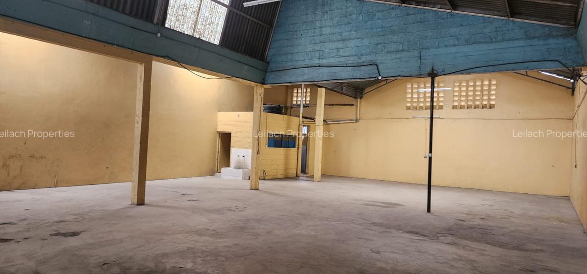 4,500 ft² Warehouse with Fibre Internet in Industrial Area - 4