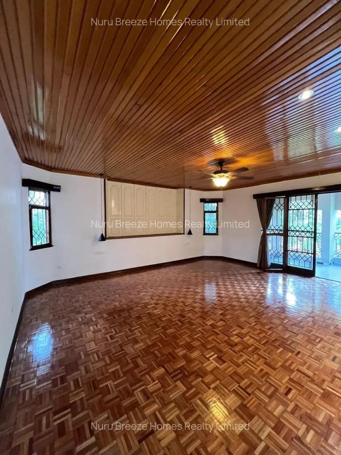 5 Bed House with En Suite in Runda - 4