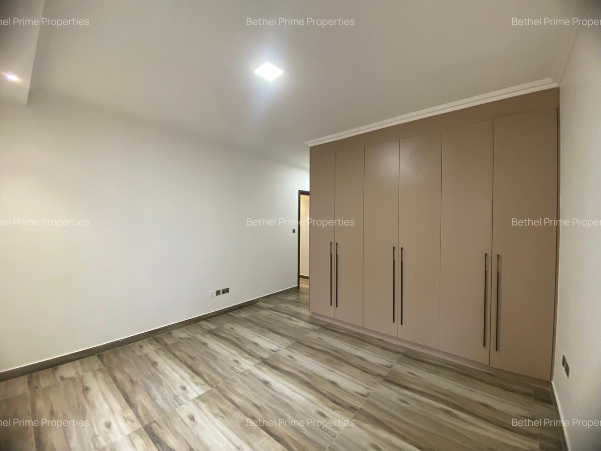 2 Bed Apartment with En Suite in Brookside - 11