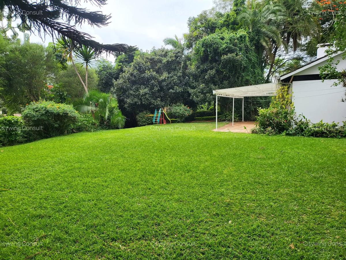 4 Bed House with En Suite at Crescent Road - 5