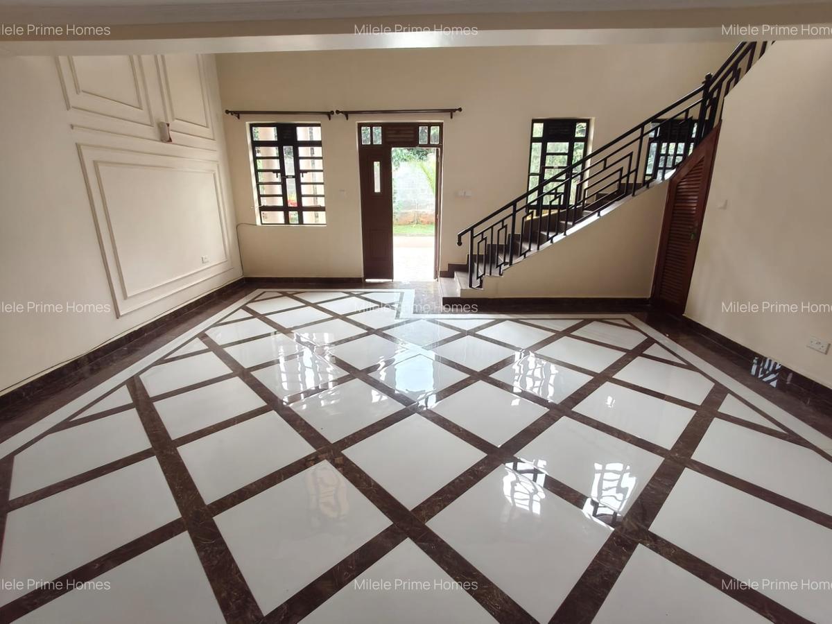6 Bed Villa with En Suite at New Kitisuru - 3