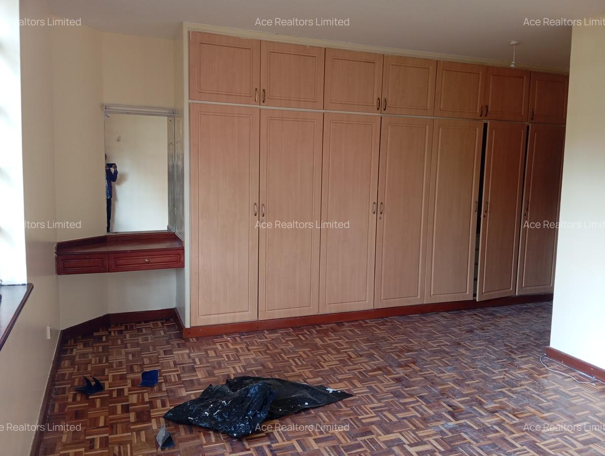 3 Bed Apartment with En Suite at Kaptei Garden - 8