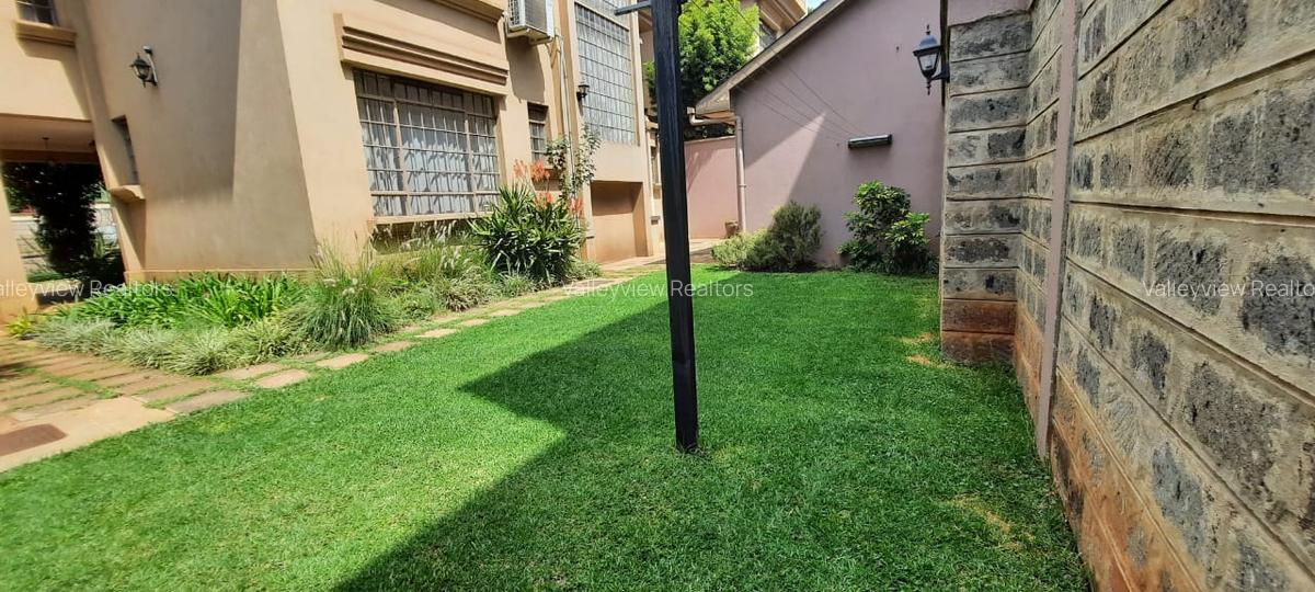 5 Bed Townhouse with En Suite at Lavington - 5