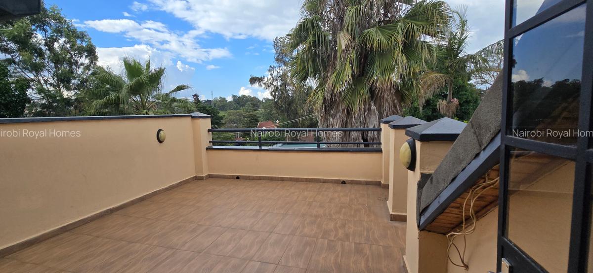 5 Bed Townhouse with En Suite at Lavington Green - 11
