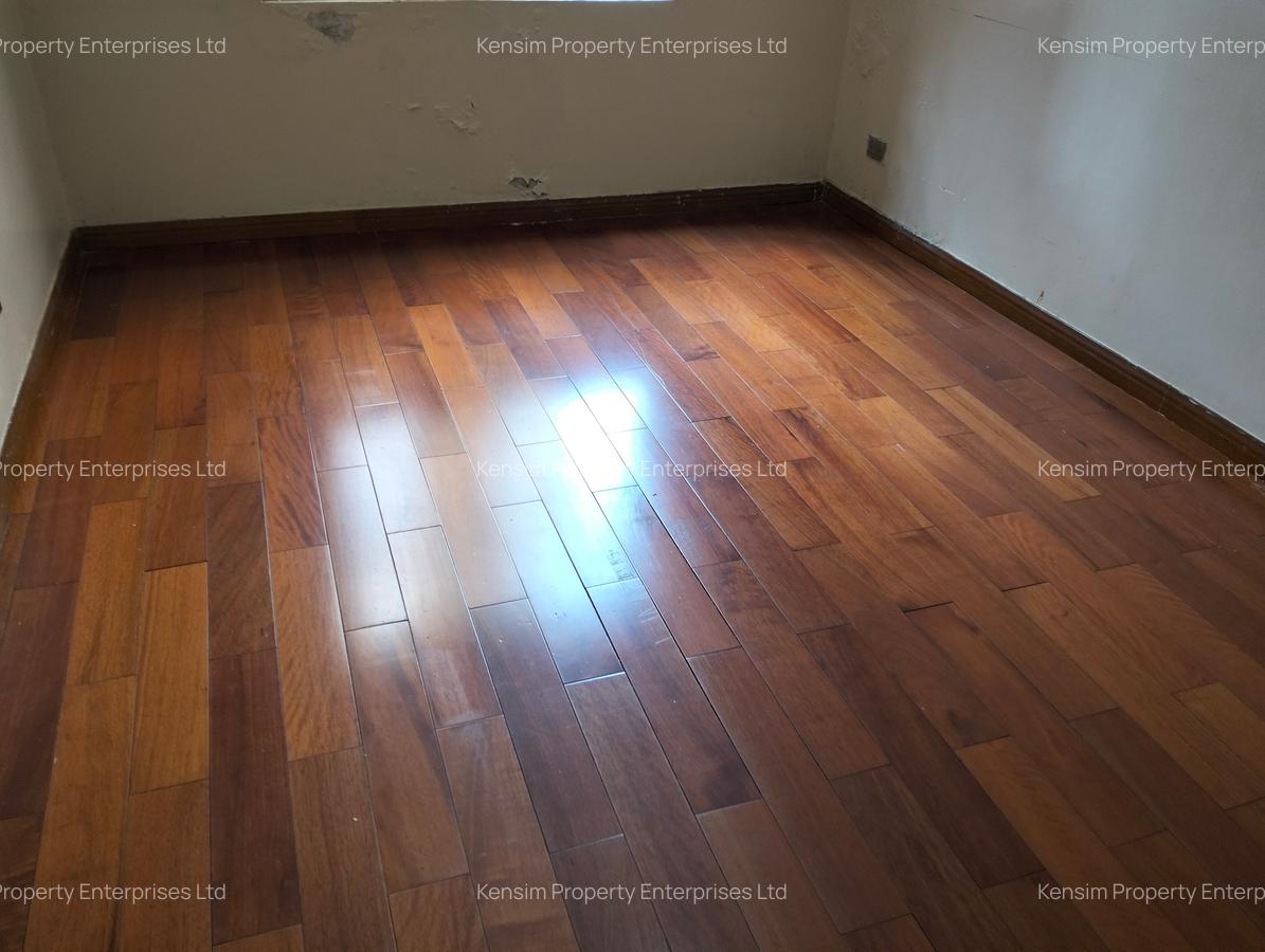 5 Bed Townhouse with En Suite in Lavington - 13