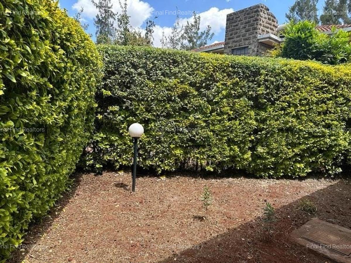 4 Bed Townhouse with En Suite in Ridgeways - 12