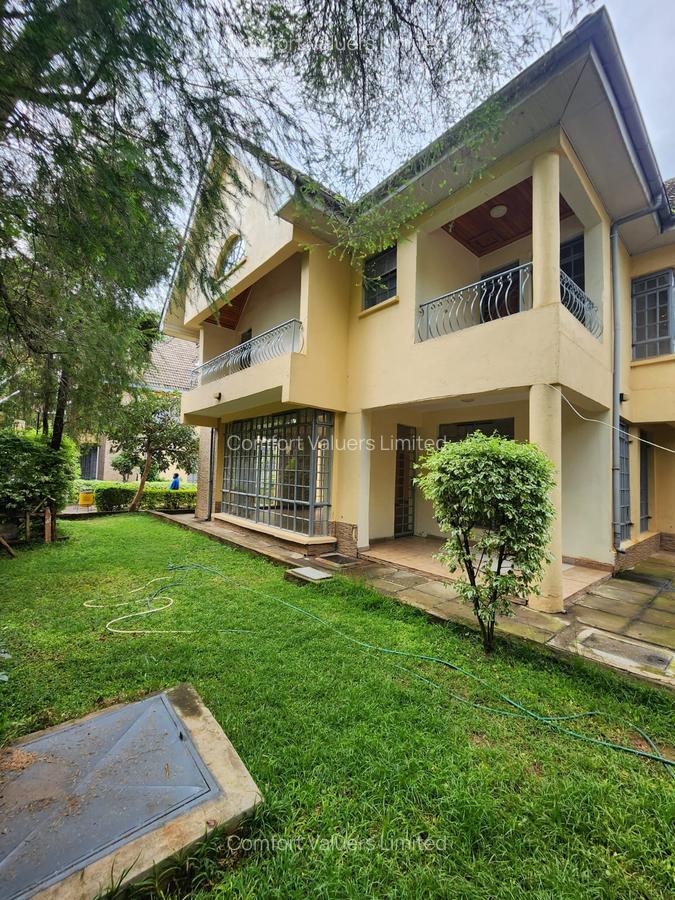 5 Bed Townhouse with En Suite at Lavington Green - 1