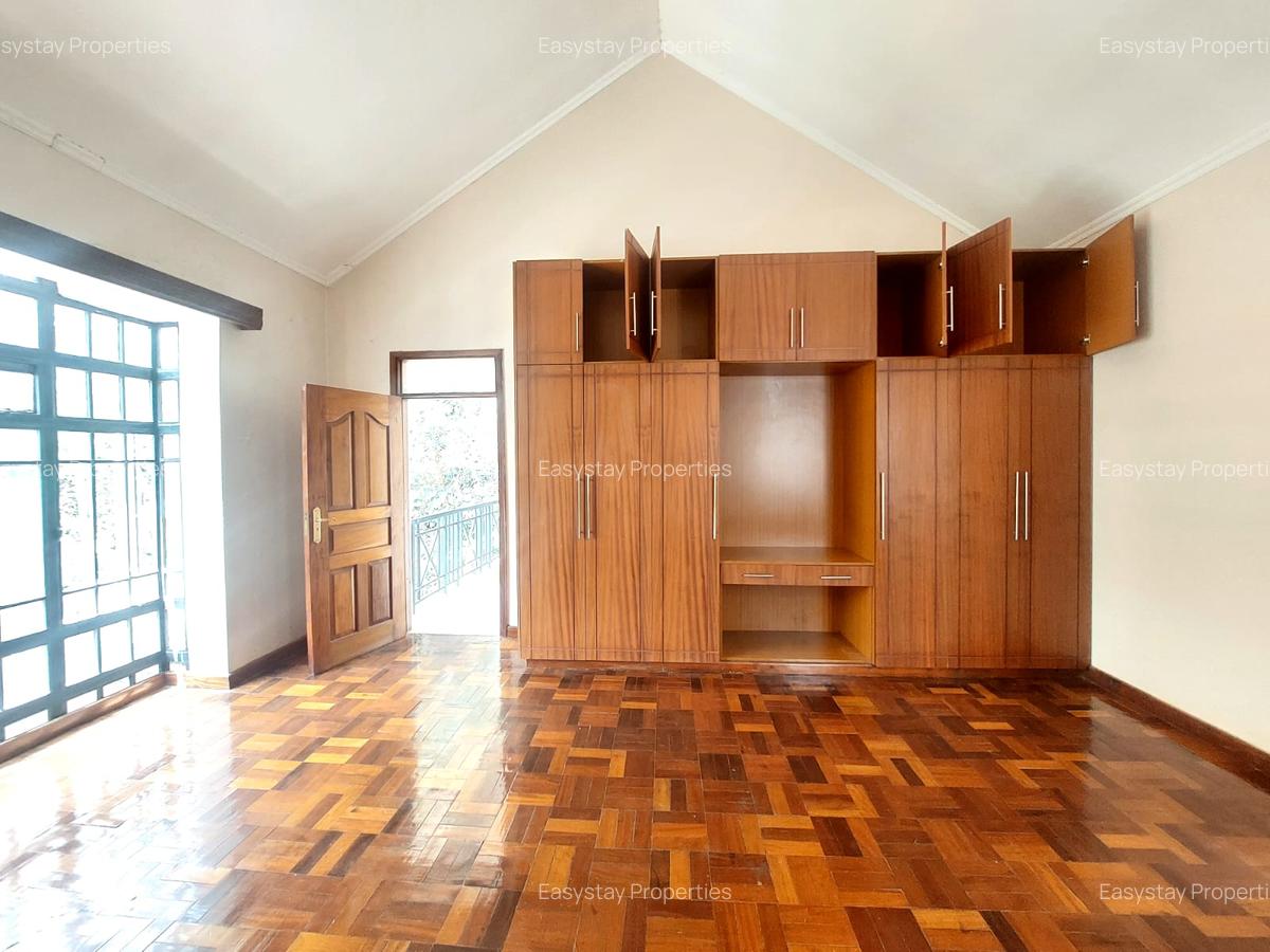 4 Bed Townhouse with En Suite in Lavington - 10