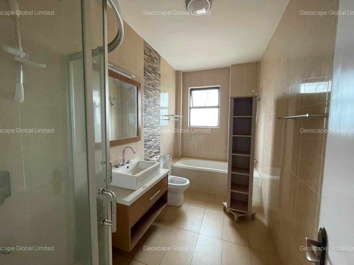 5 Bed Apartment with En Suite in Brookside - 17