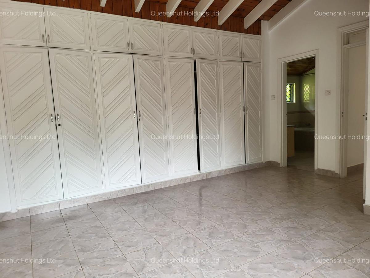 4 Bed Townhouse with En Suite in Gigiri - 9